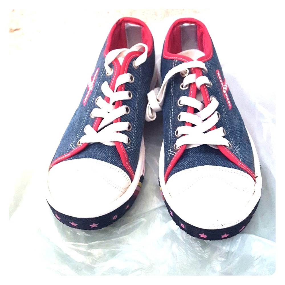 NEW - Cute shoes for youth or women